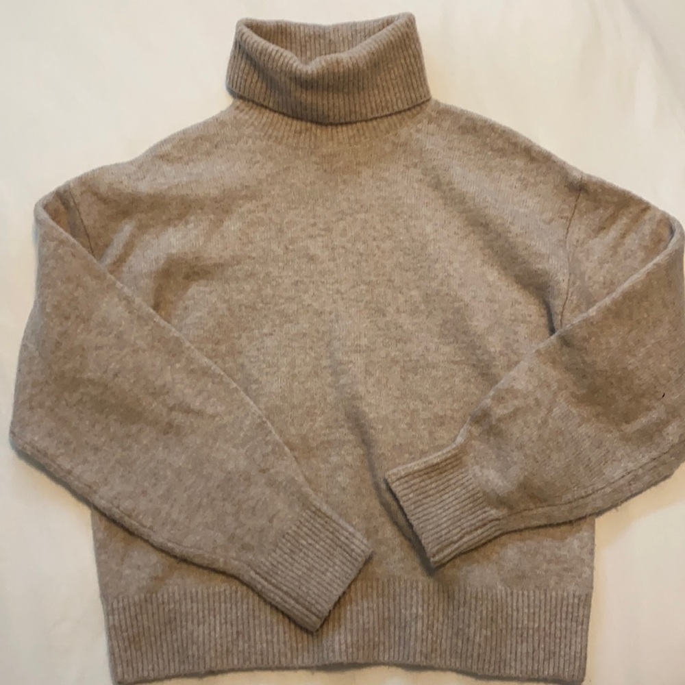 H&M dusty rose sweater